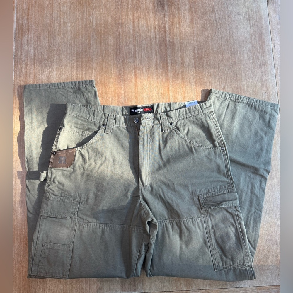 NWOT Wrangler Riggs Workwear. Bark. 36 x 34. Flannel Lining.